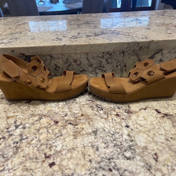 Pedro Garcia Fermina Honeycomb Wedge in Brown, Size 37.5/7.5 US - Picture 6 of 12